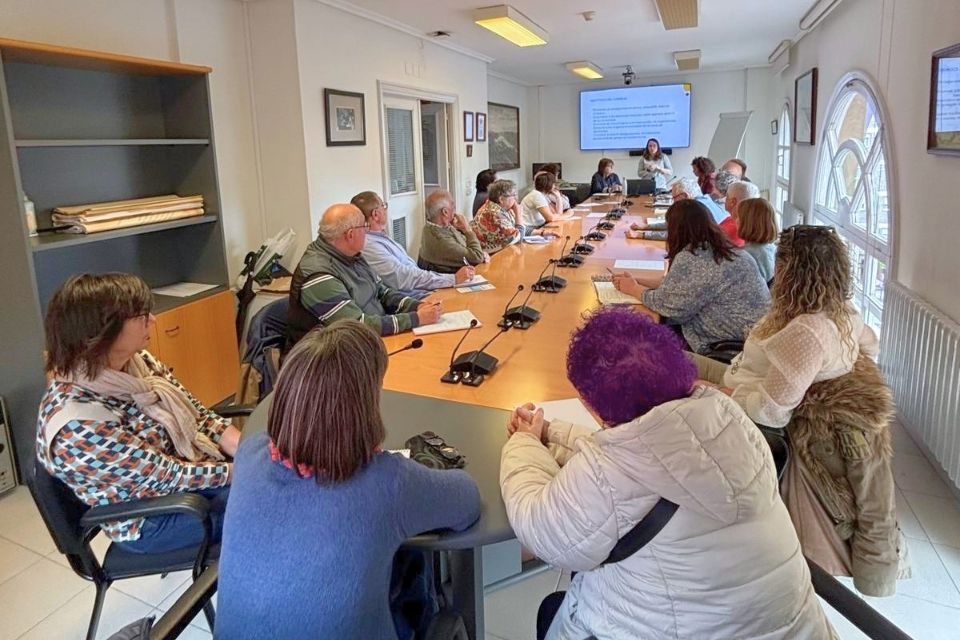 Primera reunion del consejo de personas mayores